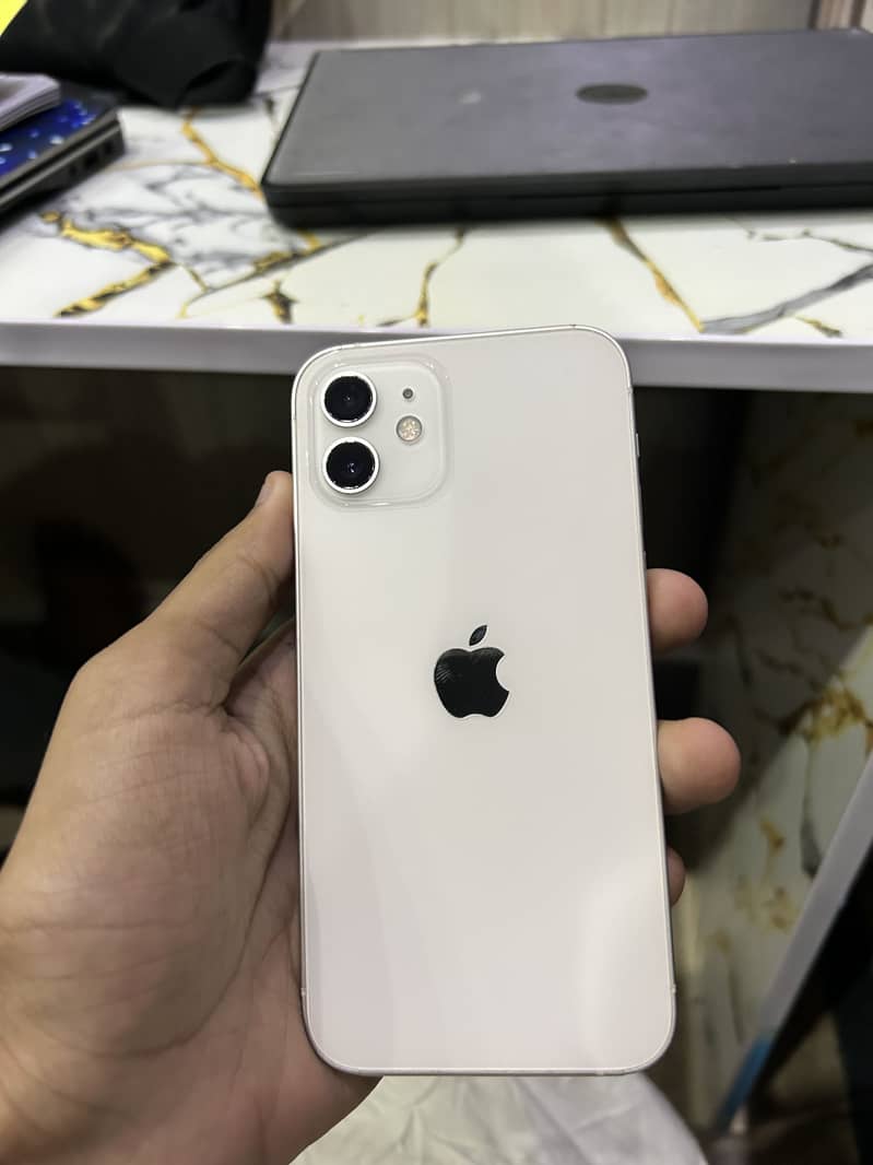 Apple iPhone 12 6