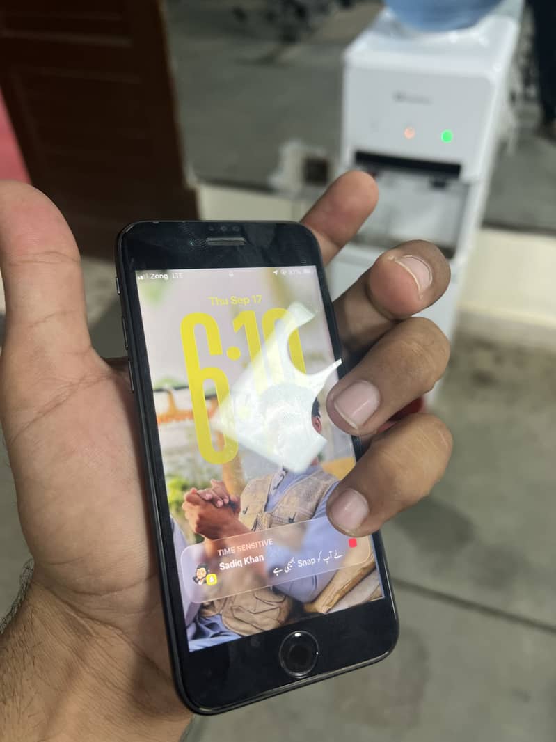 Apple iPhone SE 0
