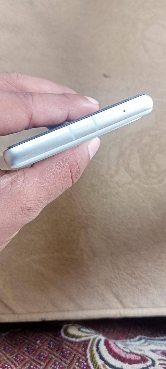 Google pixel 7A 3