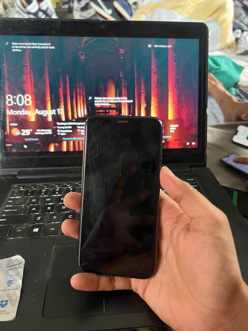 Apple iPhone 11 Pro 2