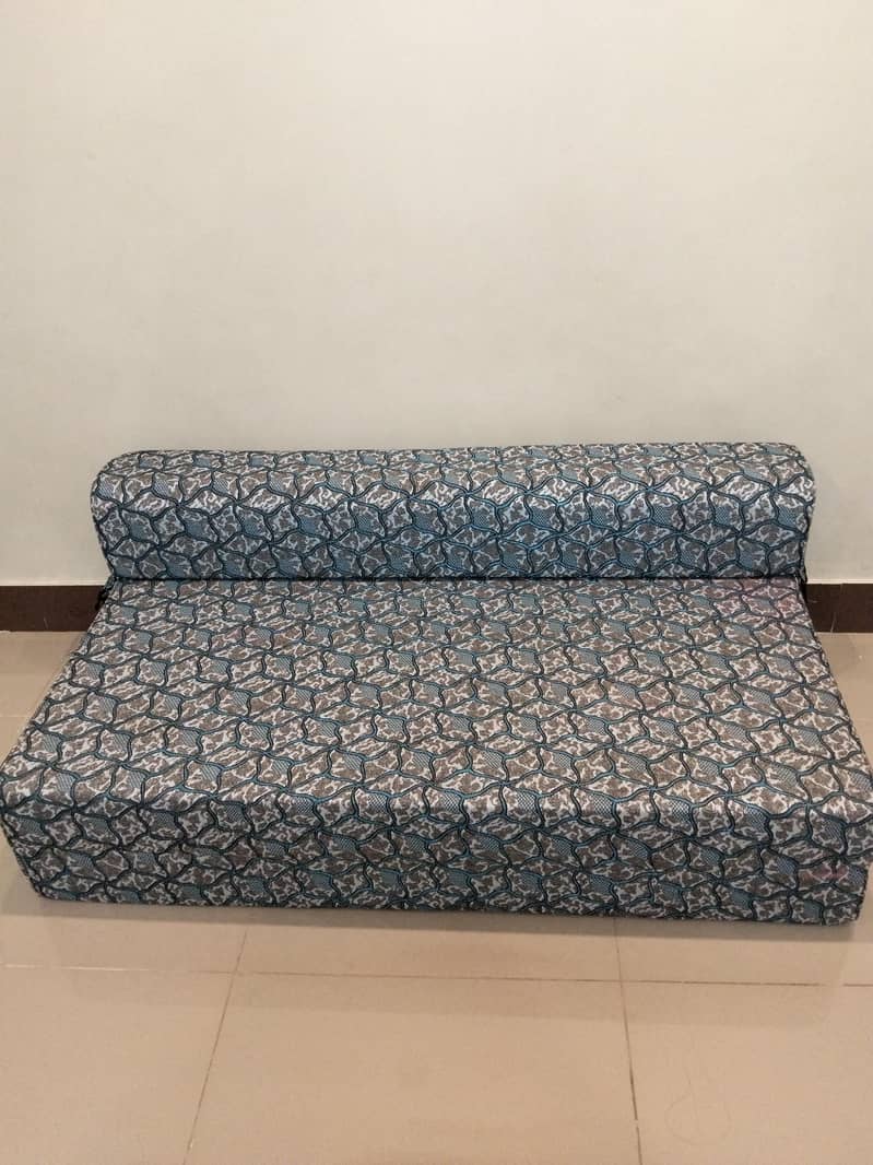 sofa comebed 1