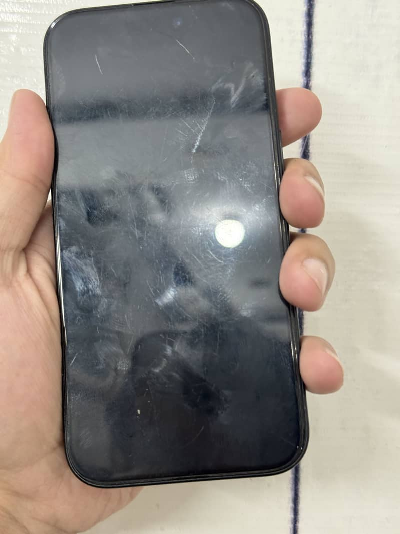 Apple iPhone 15 4