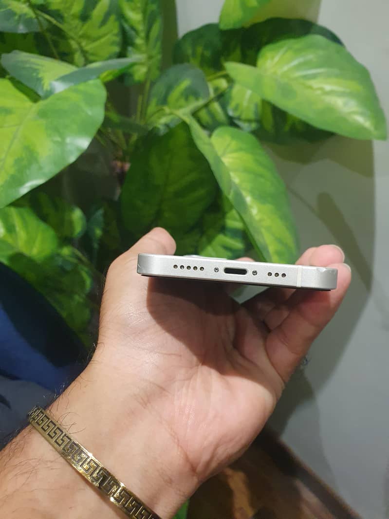 Apple iPhone 12 2