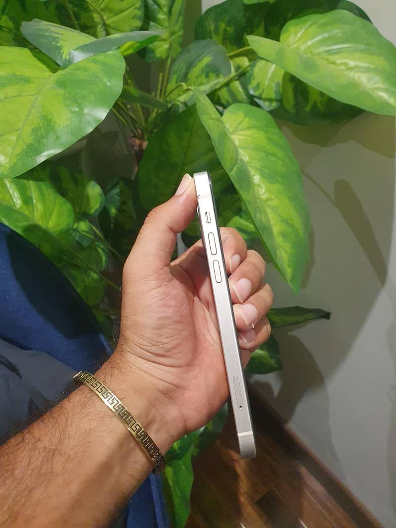 Apple iPhone 12 5