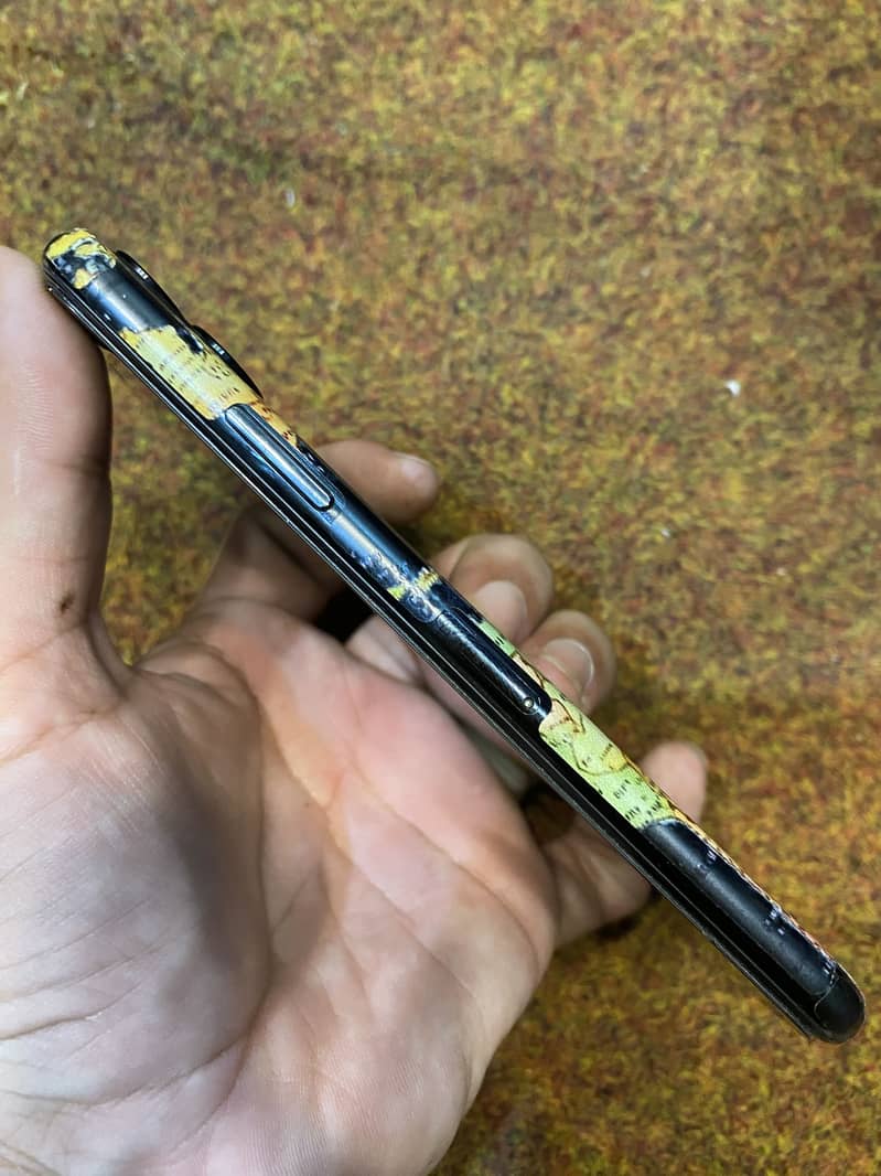 Apple iPhone 11 Pro 3