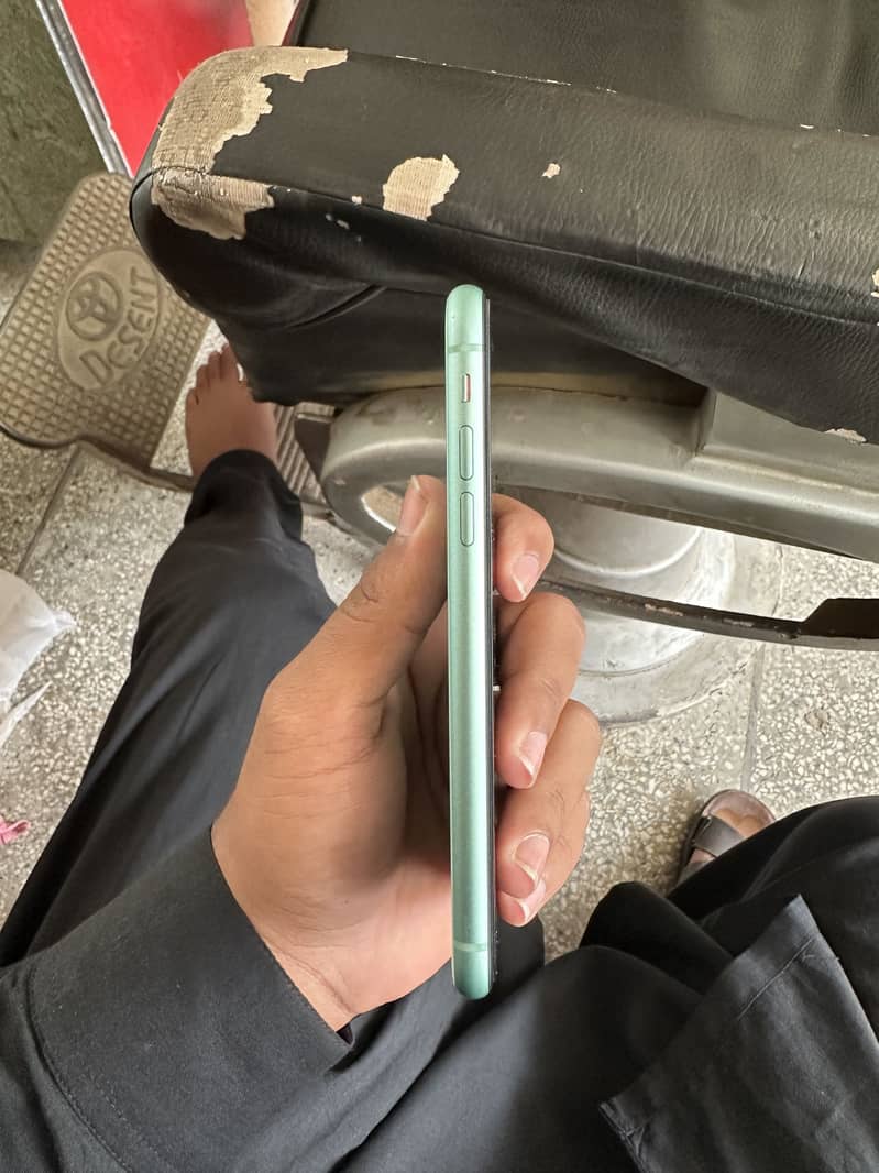 Apple iPhone 11 5