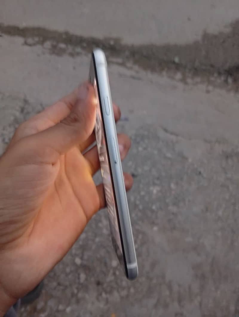 Apple iPhone SE 4
