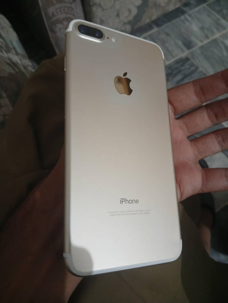 Apple iPhone 7 Plus 4
