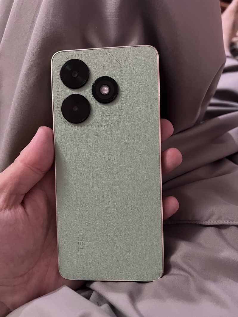 Tecno Spark Go 1