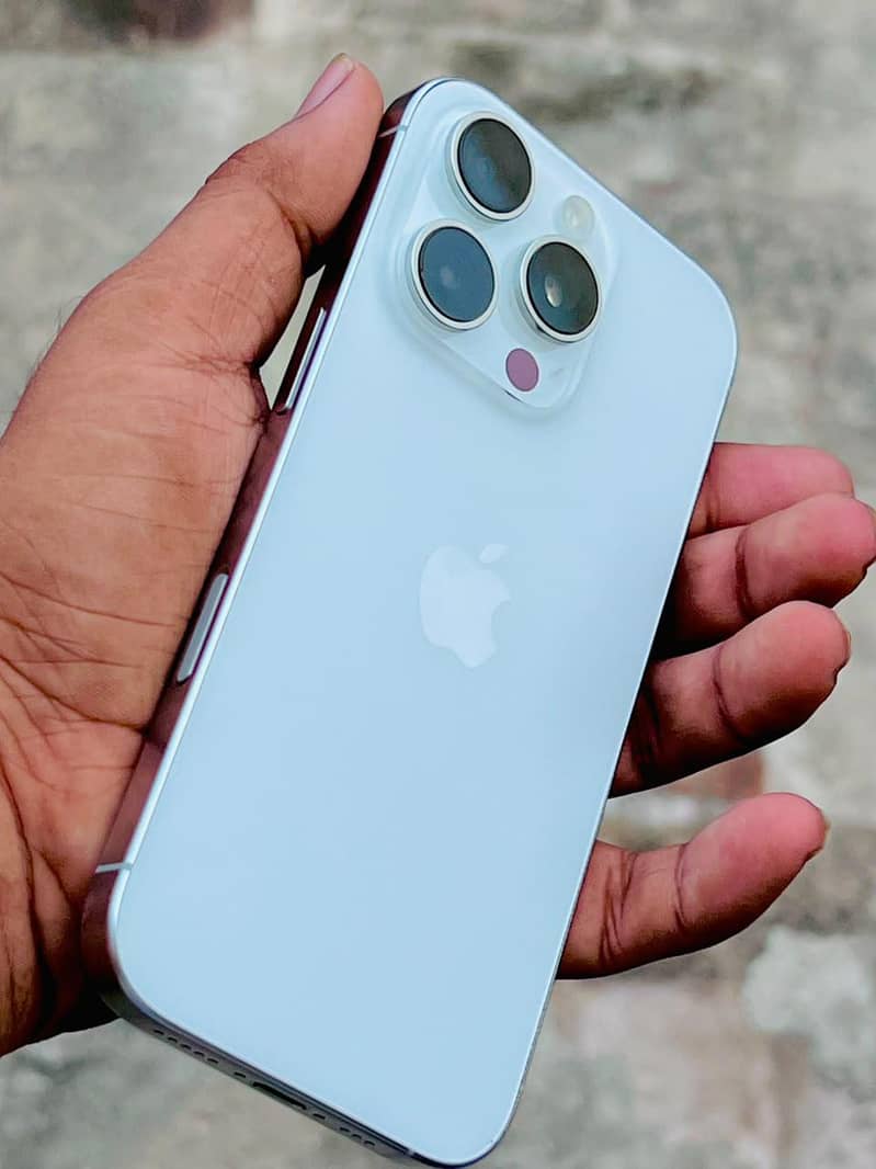 Apple iPhone 16 Pro 5
