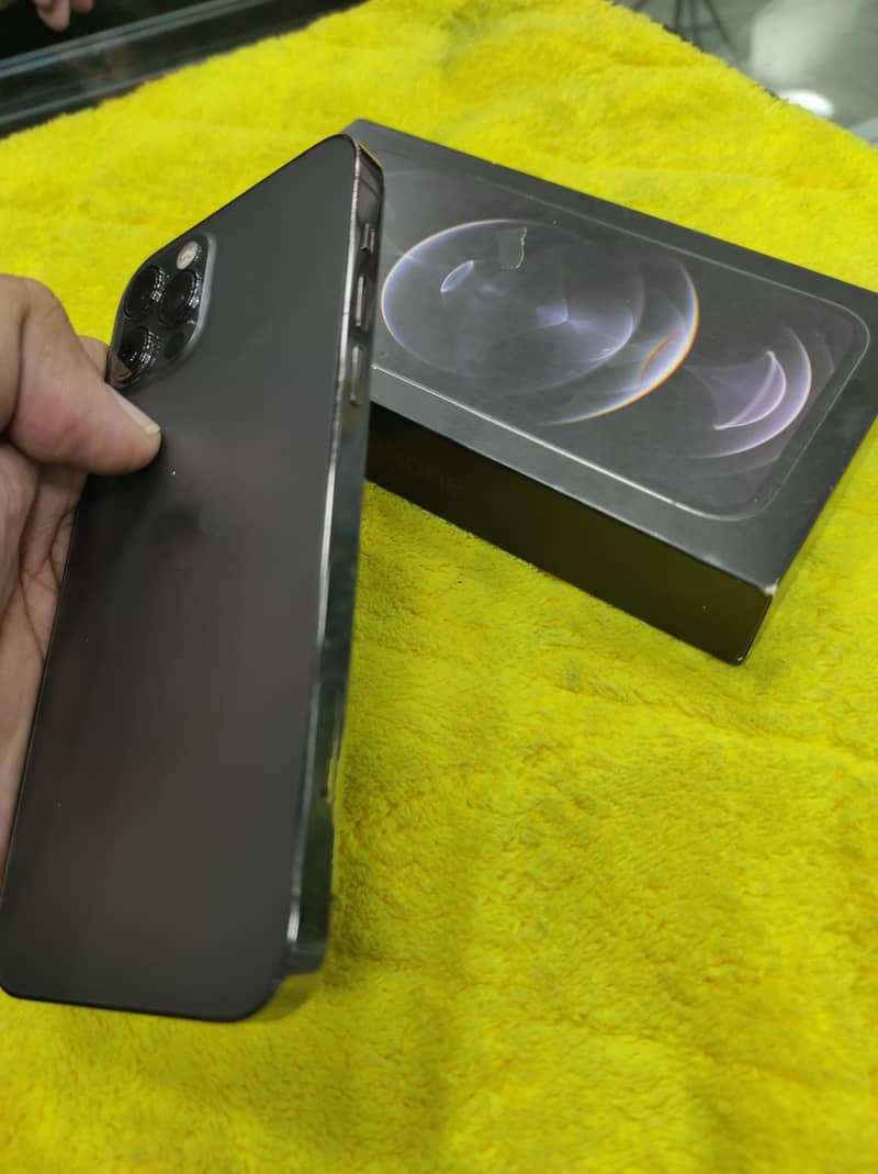 Apple iPhone 12 Pro 1