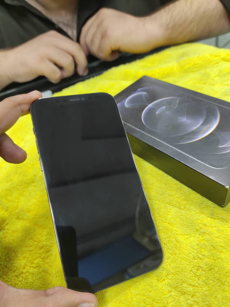 Apple iPhone 12 Pro 3