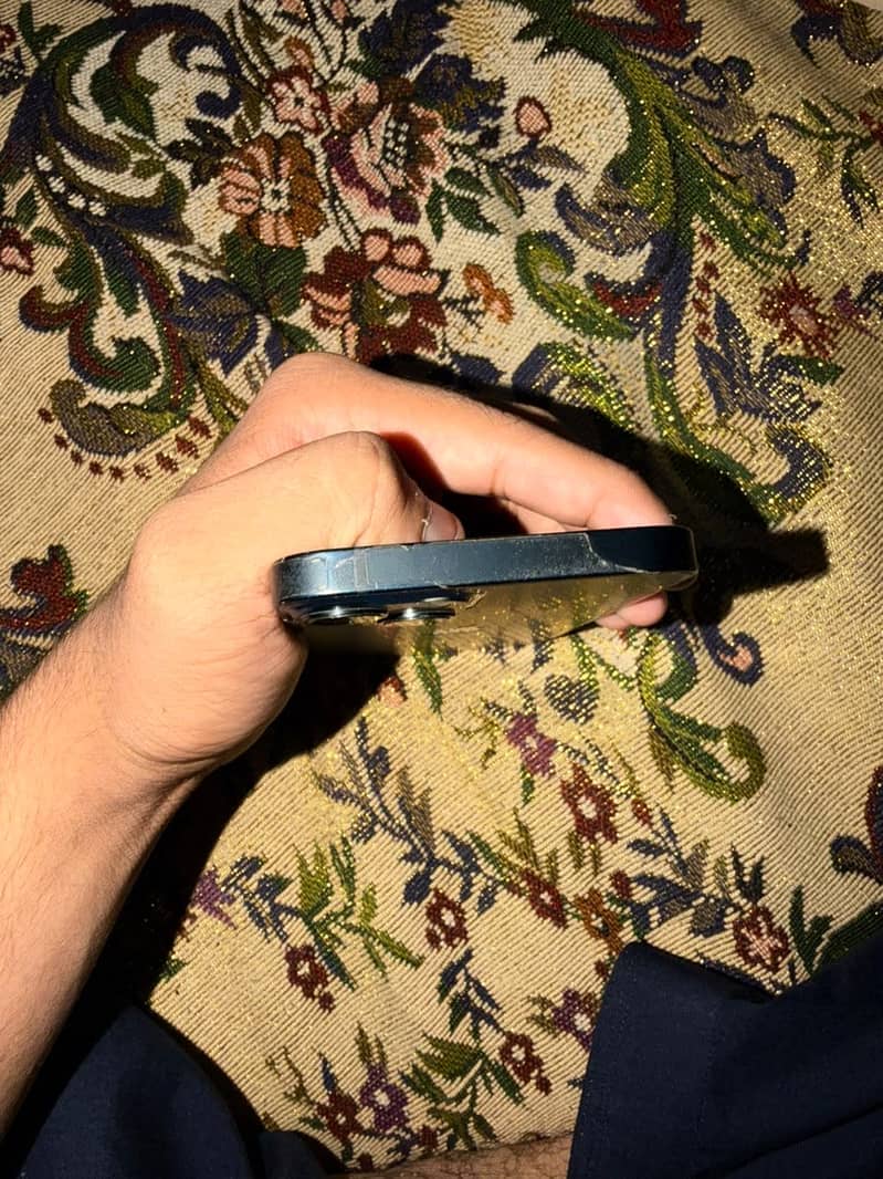 Apple iPhone 13 1