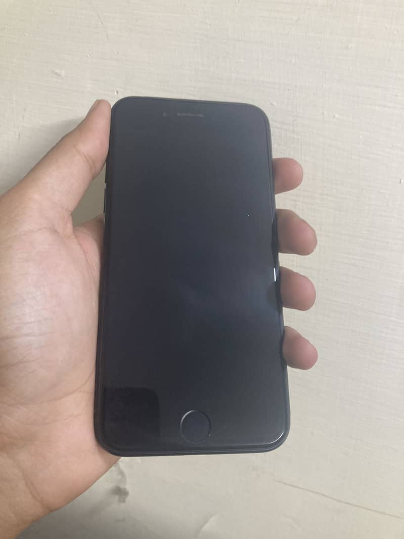 Apple iPhone SE 3rd generation 1