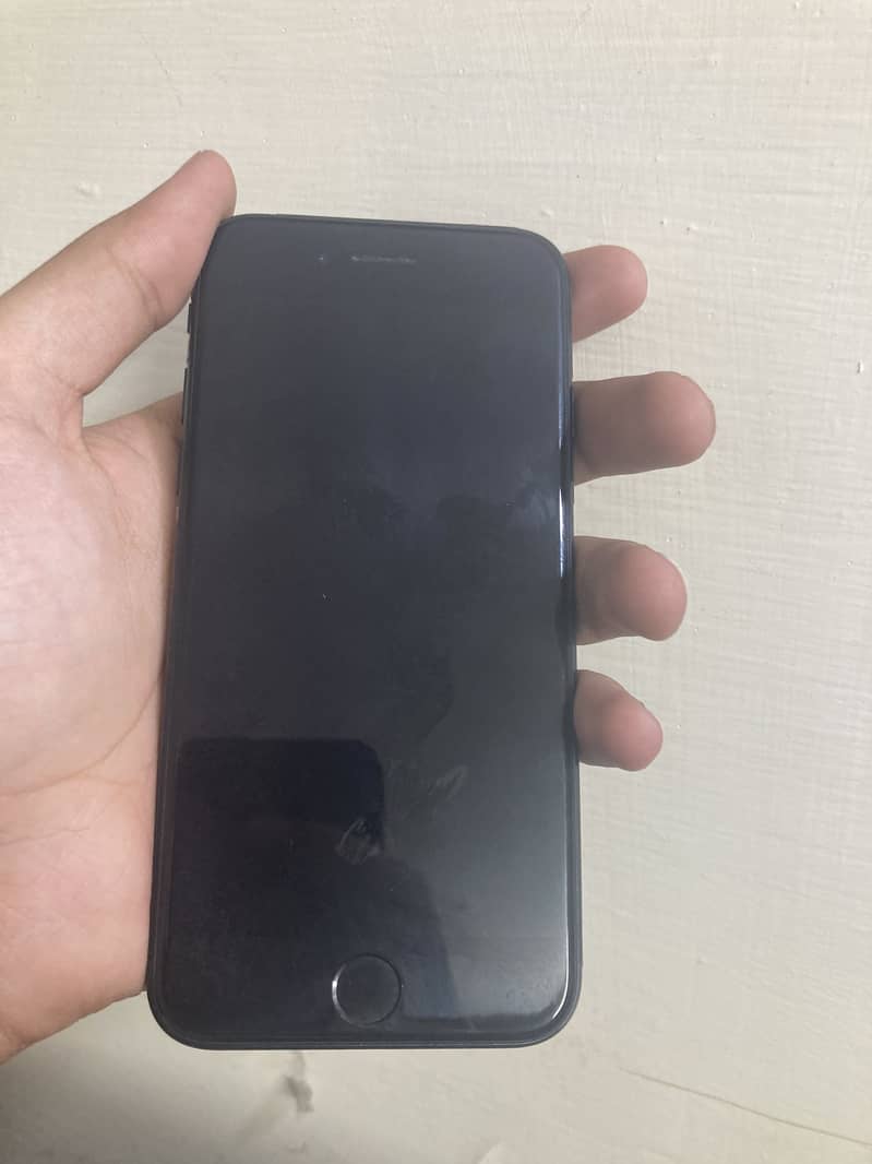 Apple iPhone SE 3rd generation 6