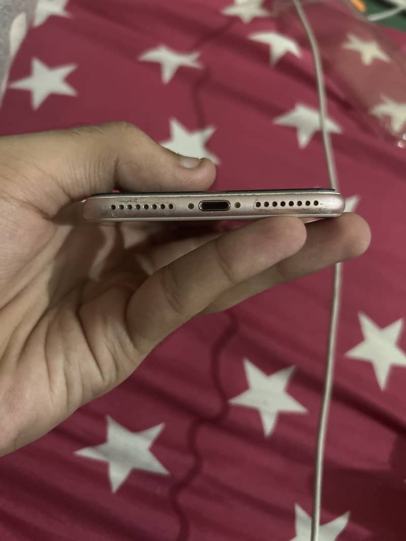 Apple iPhone 7 Plus 2