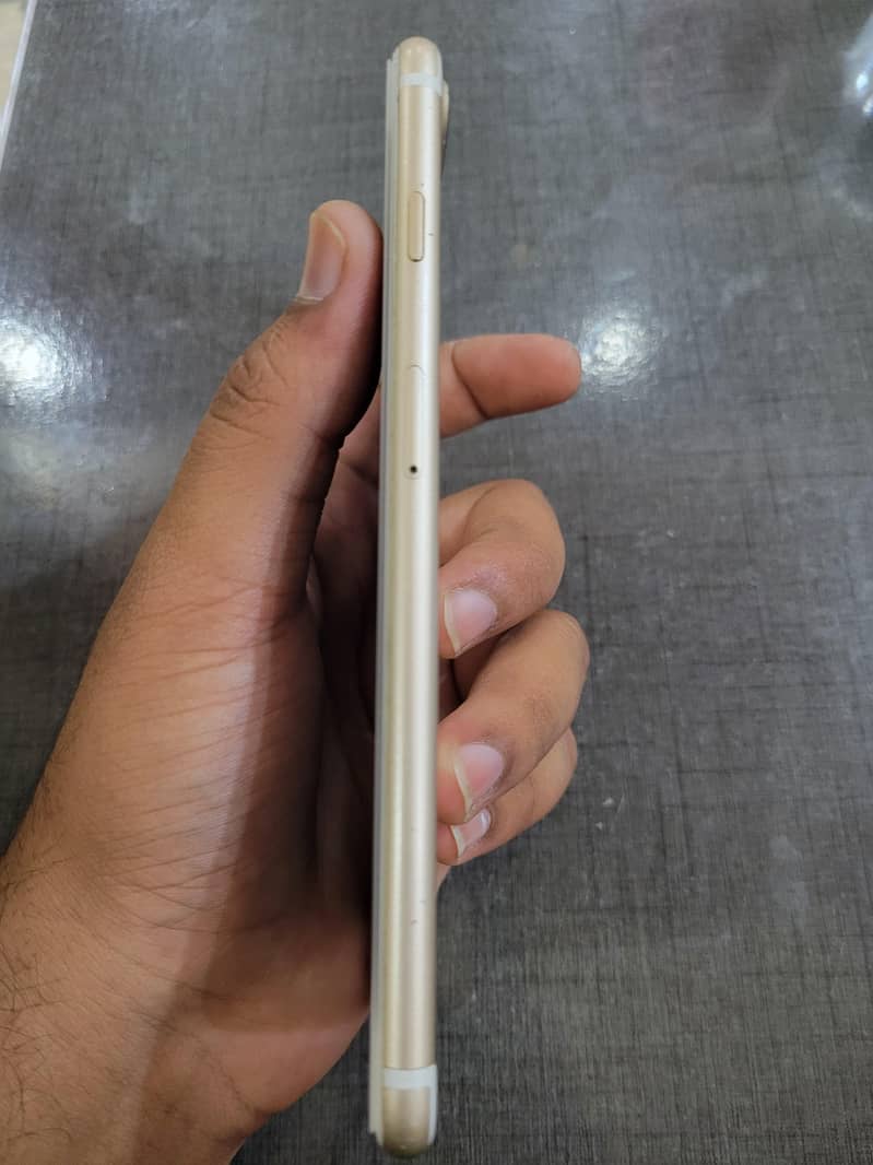 Apple iPhone 7 Plus 3