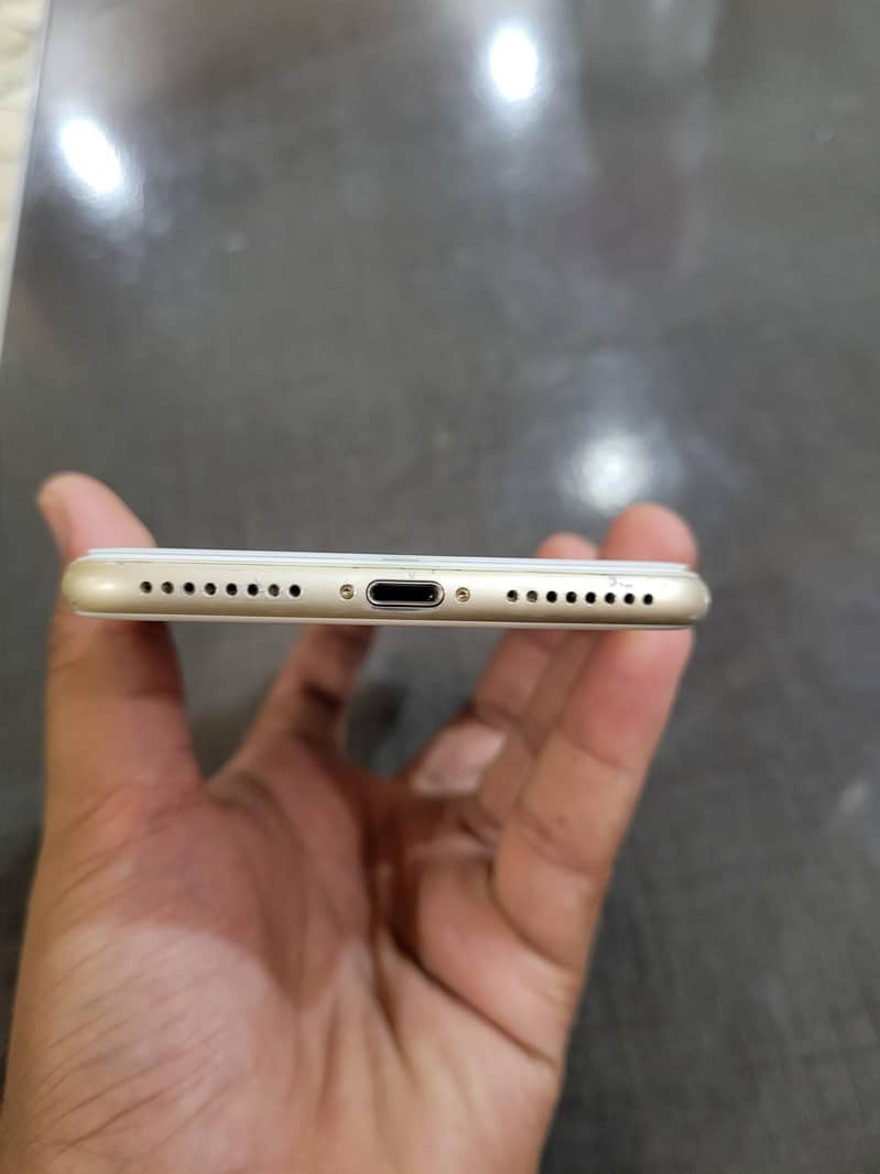 Apple iPhone 7 Plus 4