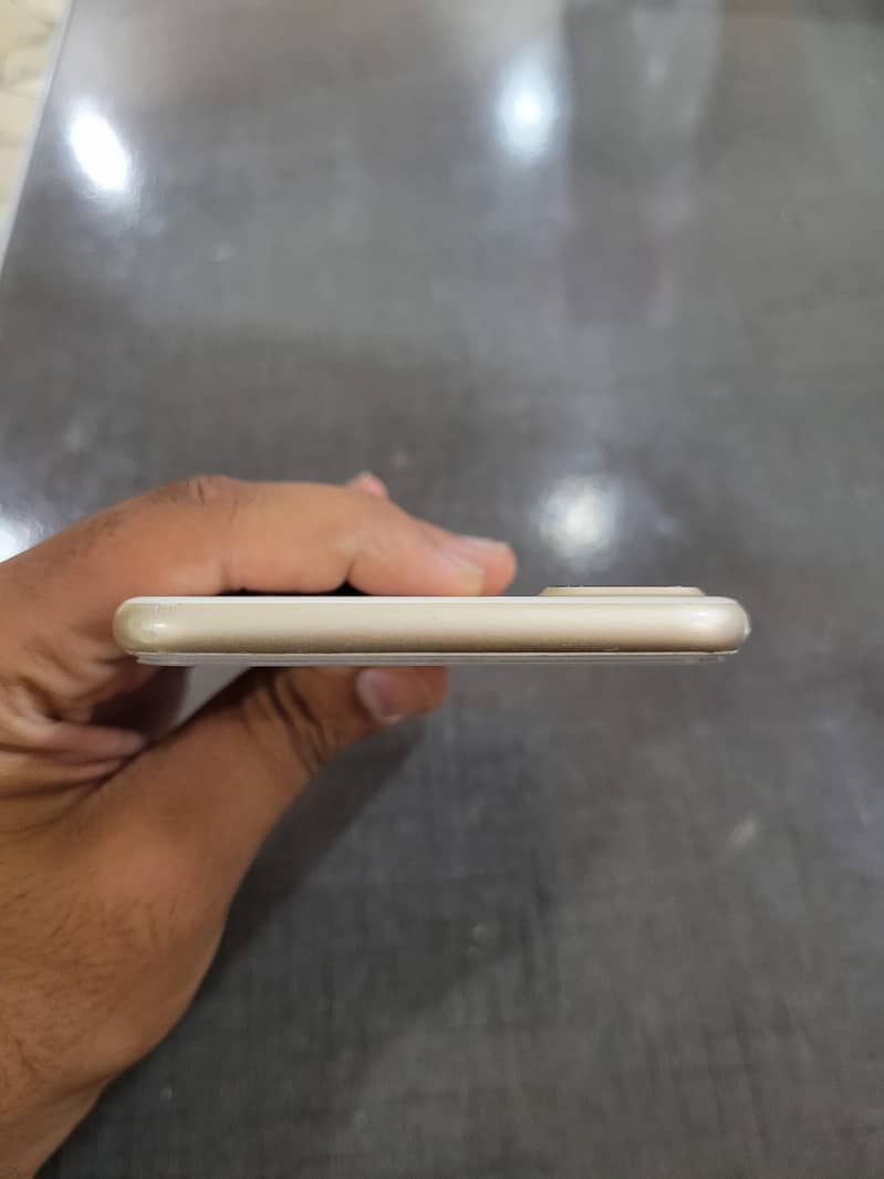 Apple iPhone 7 Plus 5