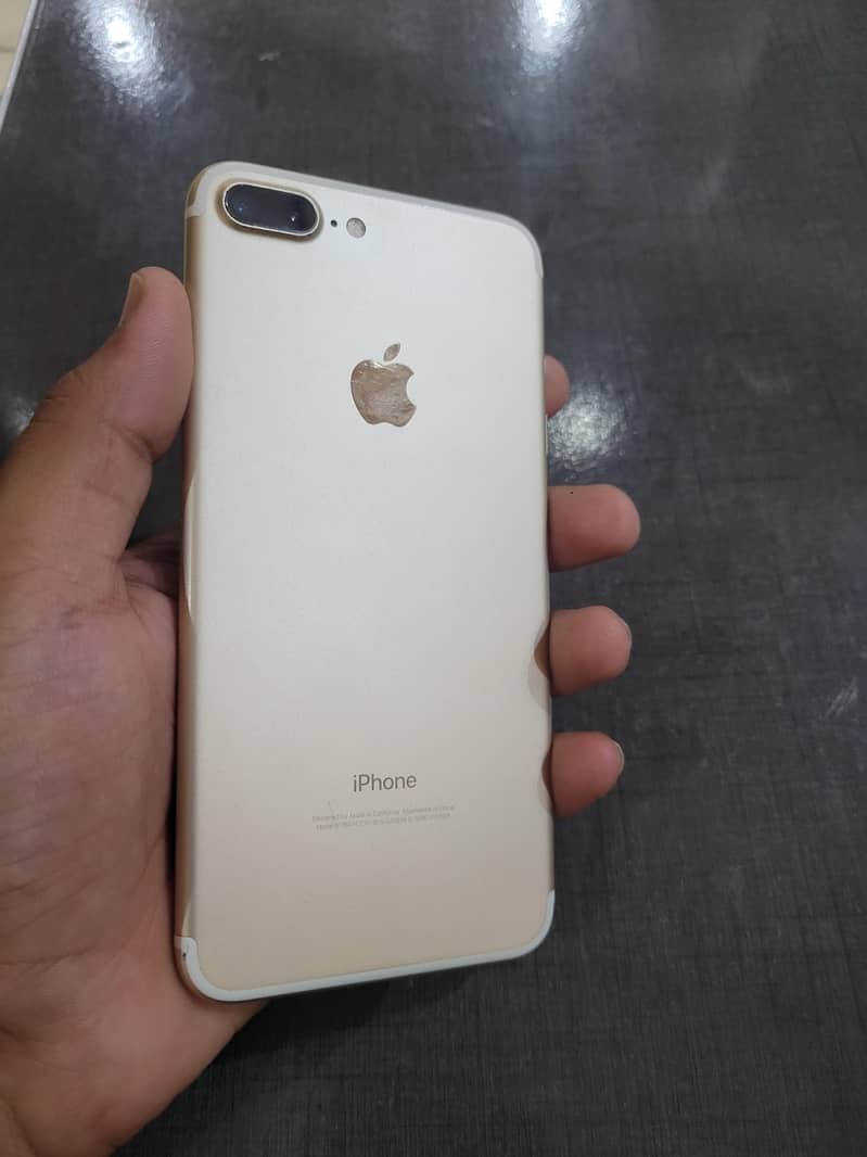 Apple iPhone 7 Plus 6