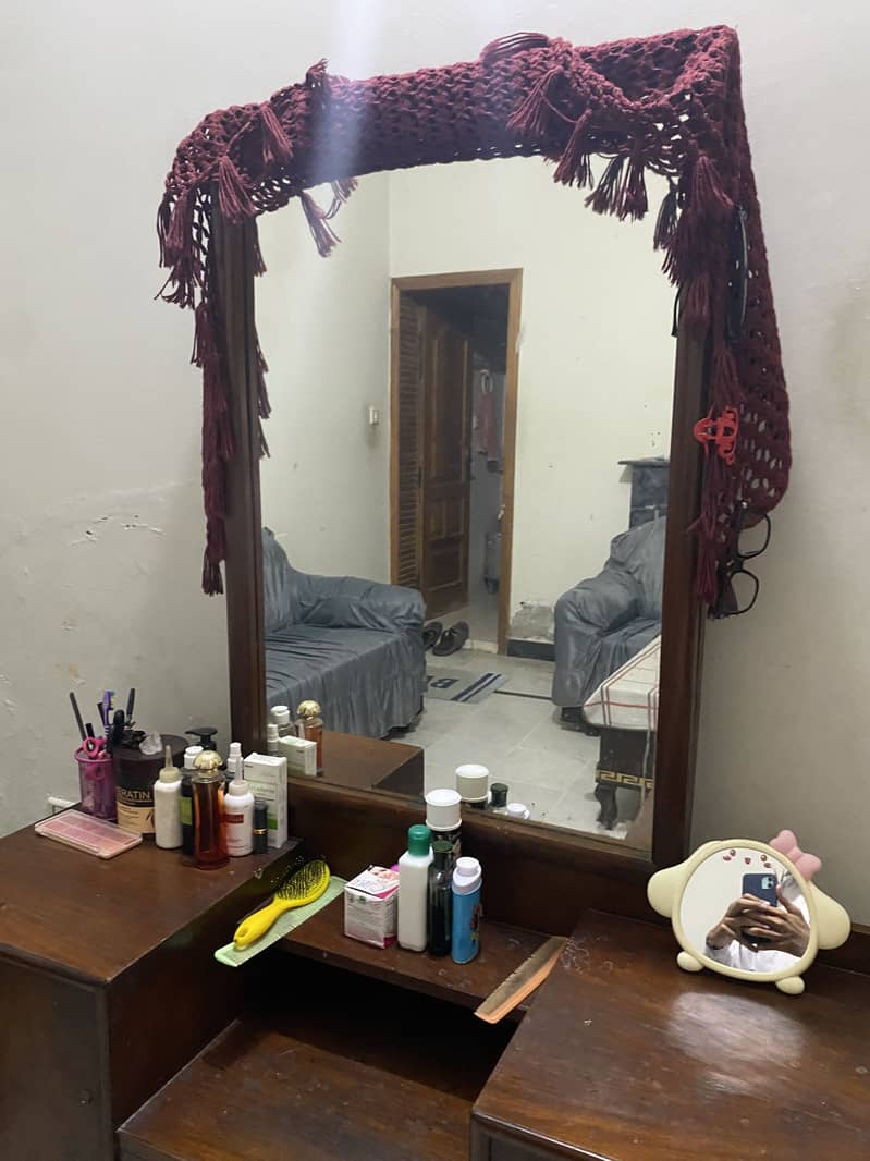 MIRROR AVAILABLE 1