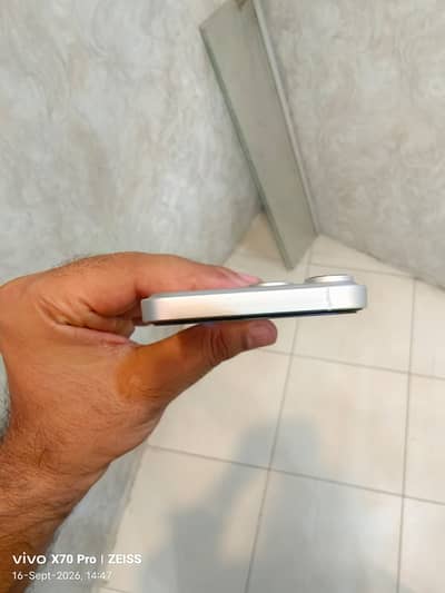 iPhone XR Converted to 17 Pro Max | 64GB | Face ID OK | 77% Battery