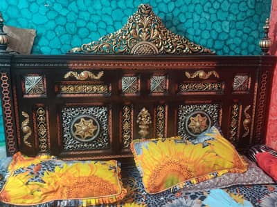Chanyoti Double bed for sale