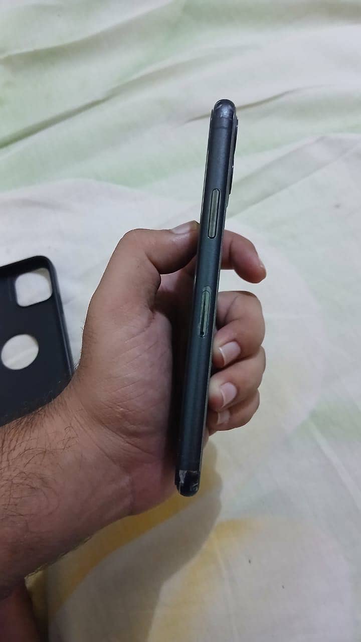 Apple iPhone 11 Pro 3