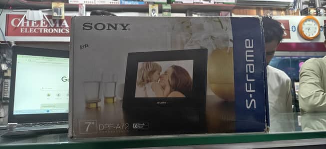 SONY DPF -A77 SFrame 7 inch