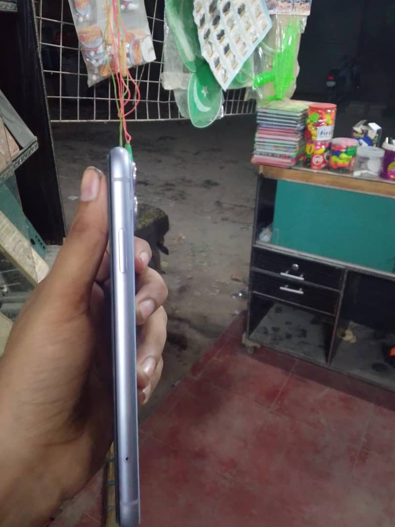 Apple iPhone 11 5