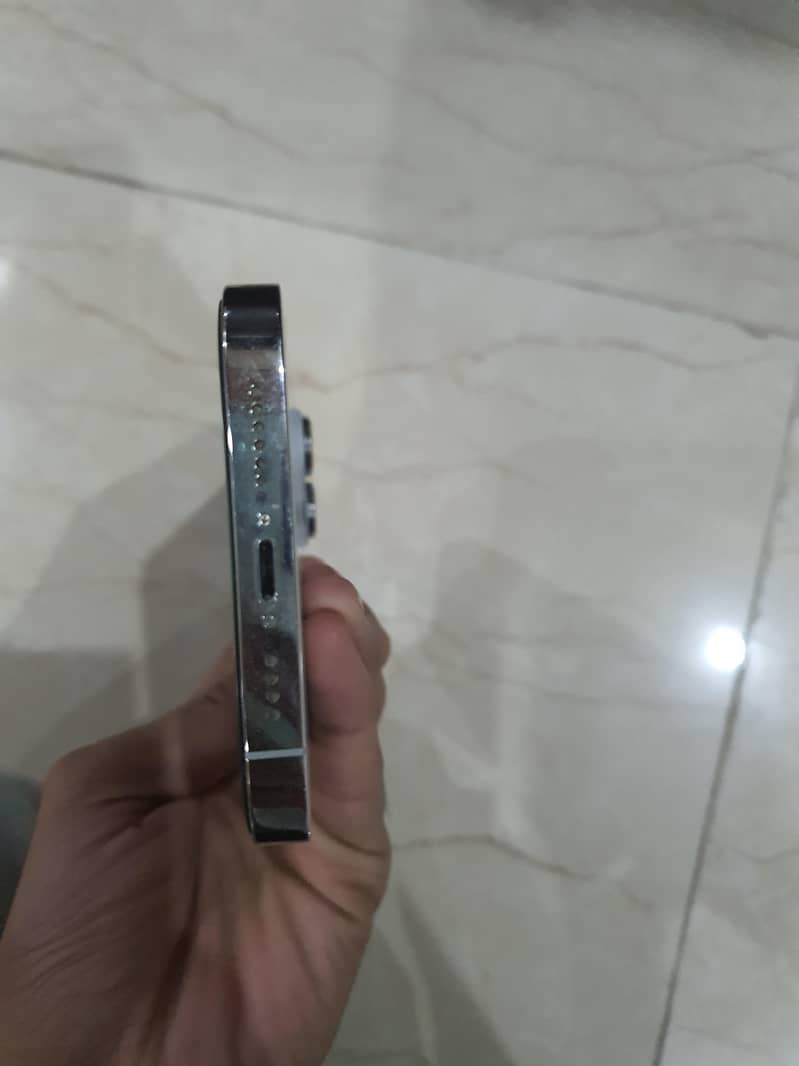 Apple iPhone 14 Pro Max 2
