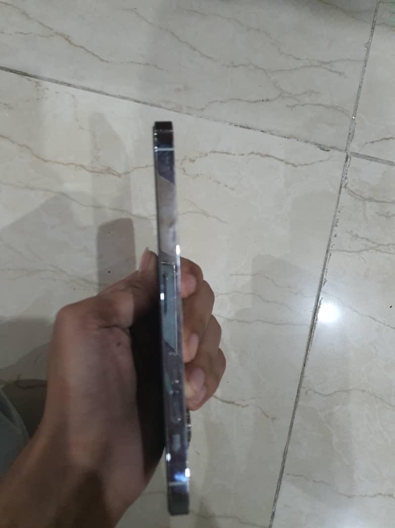 Apple iPhone 14 Pro Max 4