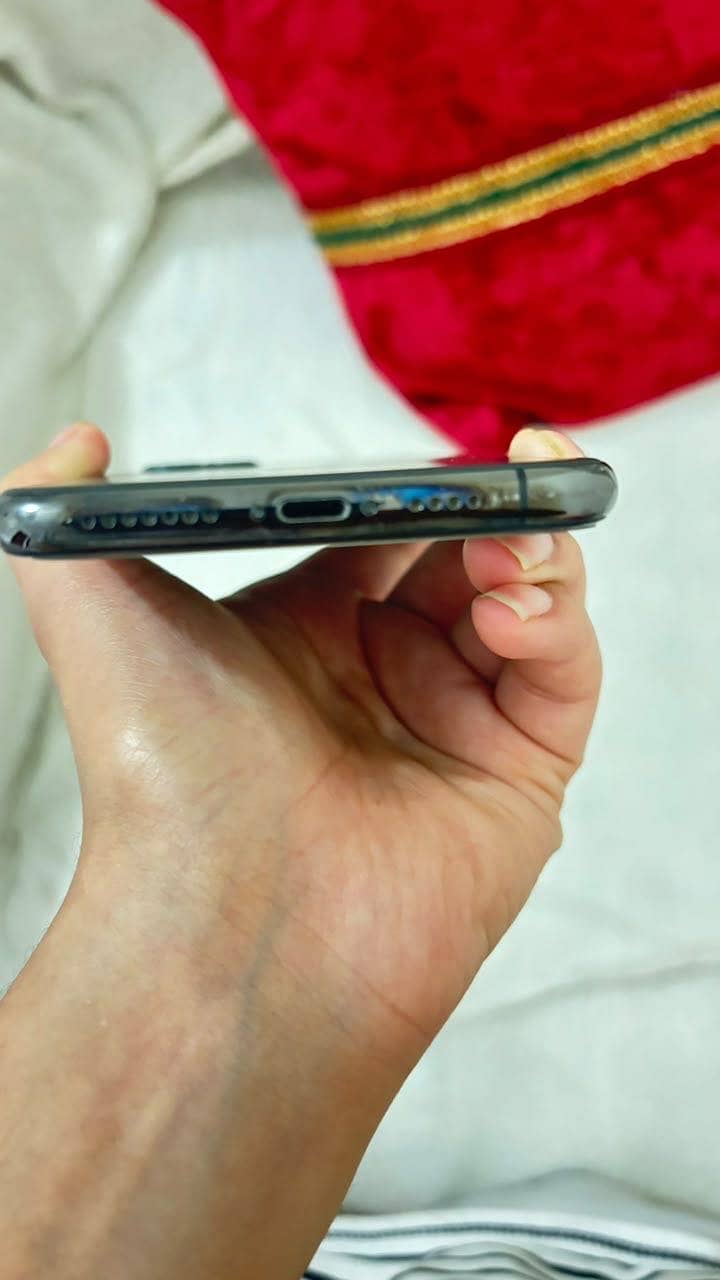 Apple iPhone 11 Pro Max 5