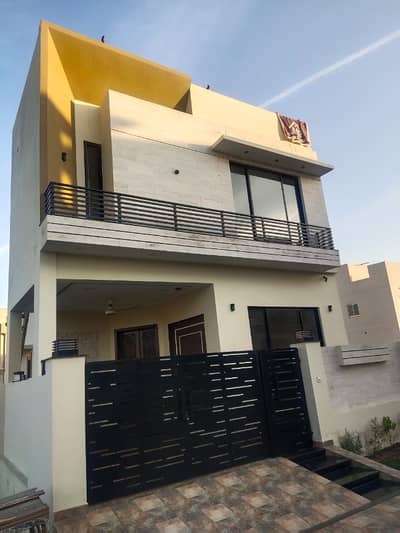 100% Original Picture 5 Marla House For Sale In DHA 9 Town Lahore , Prime Location