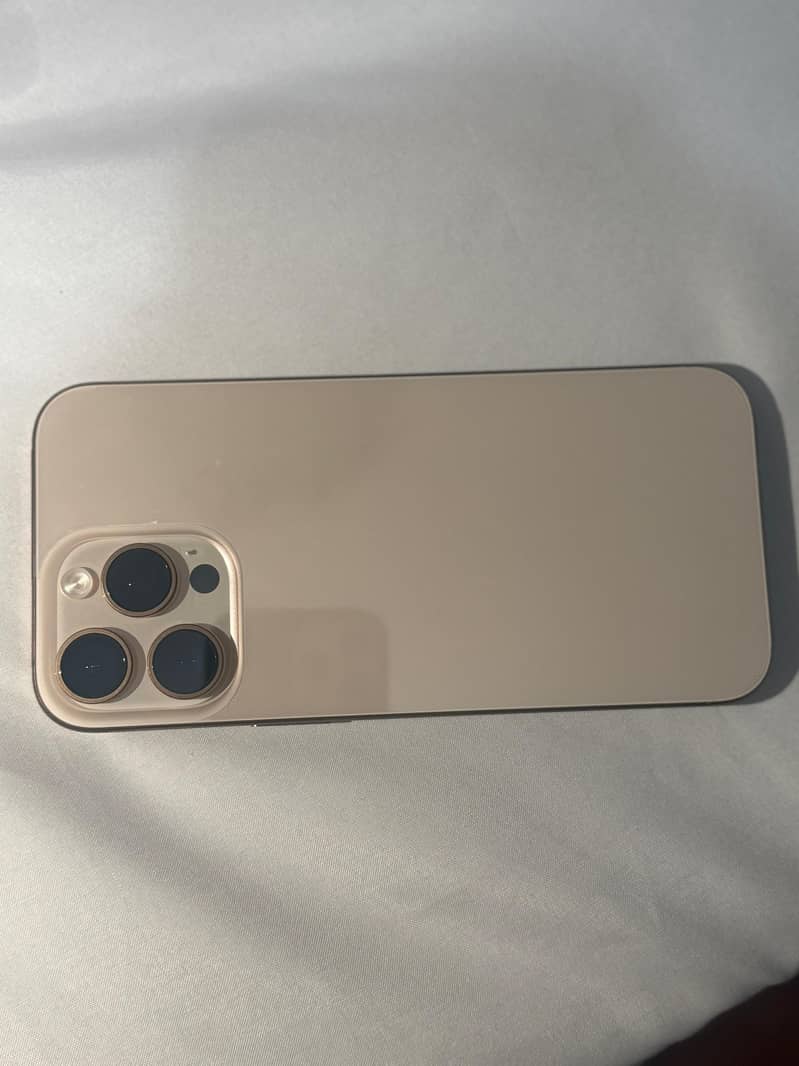 Apple iPhone 16 Pro Max 2