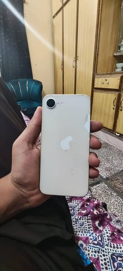 Apple iPhone 16e