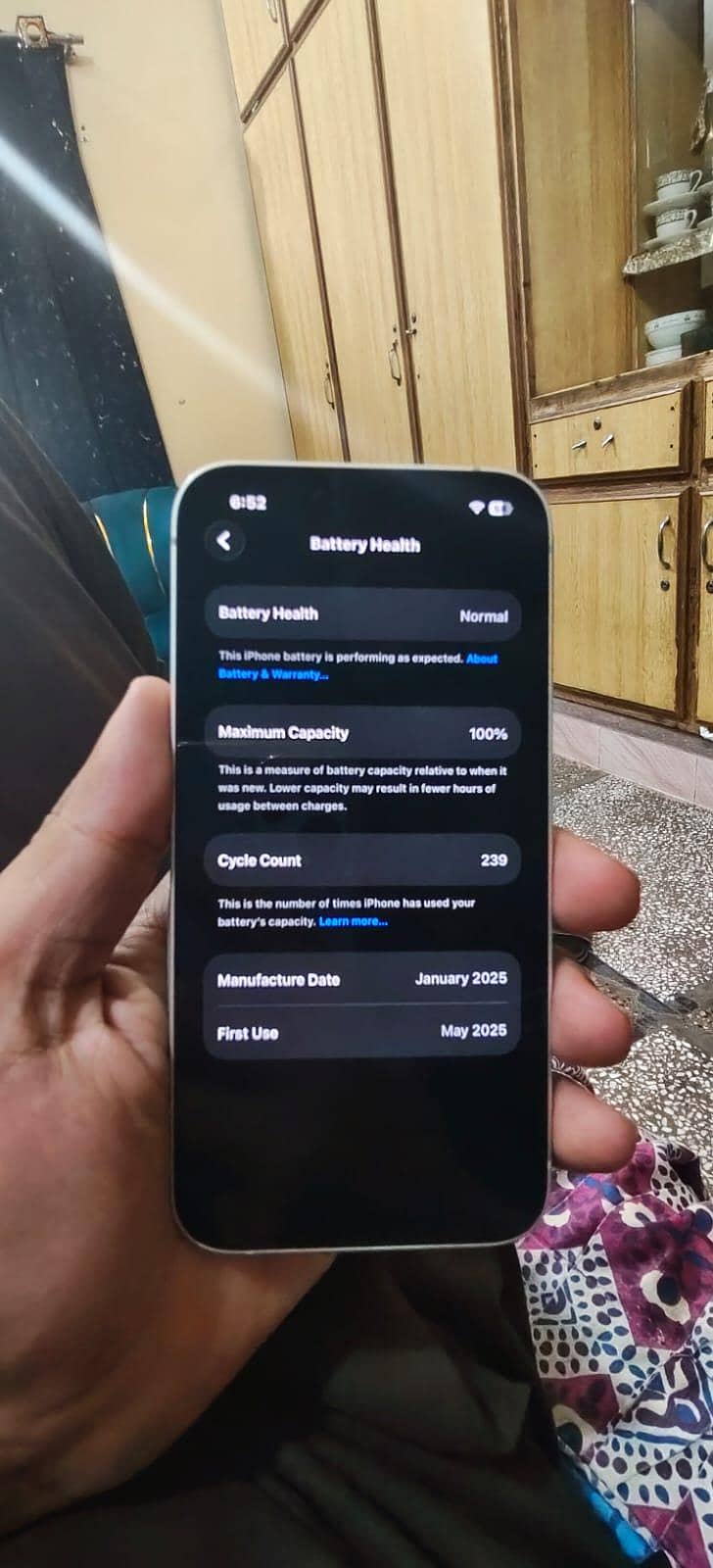 Apple iPhone 16e 2