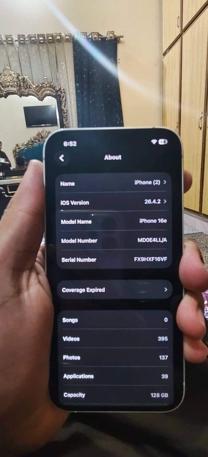 Apple iPhone 16e 3