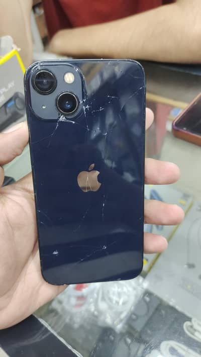 Apple iPhone 13