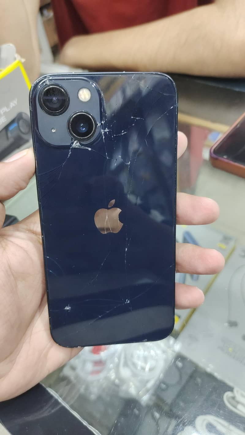 Apple iPhone 13 0