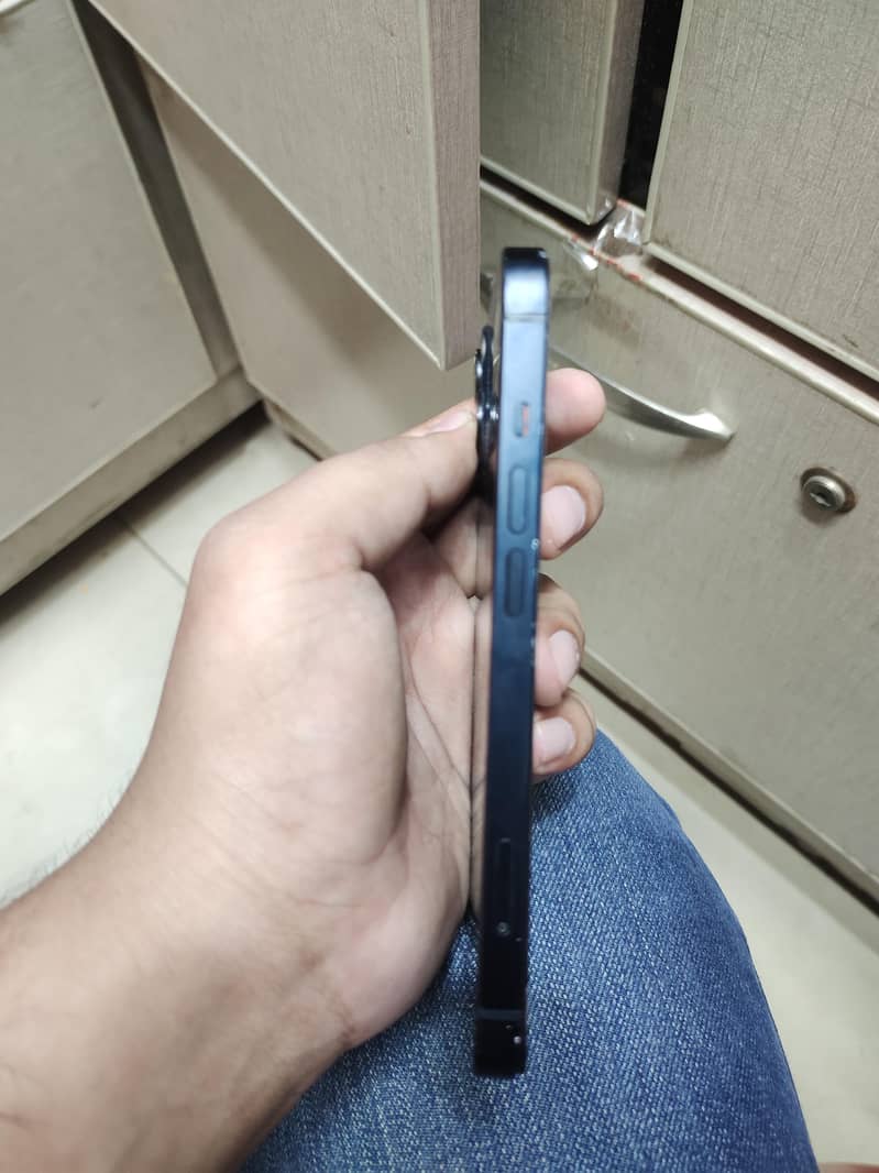 Apple iPhone 13 3