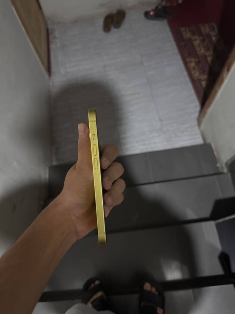 Apple iPhone 14 2