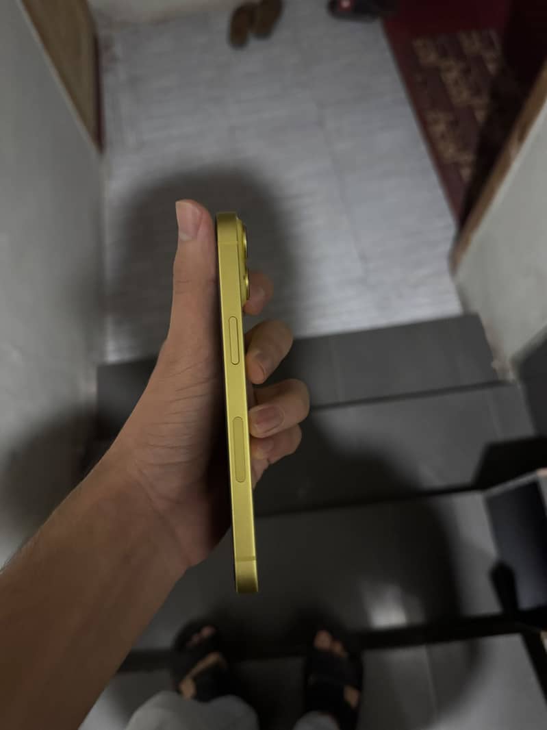 Apple iPhone 14 4