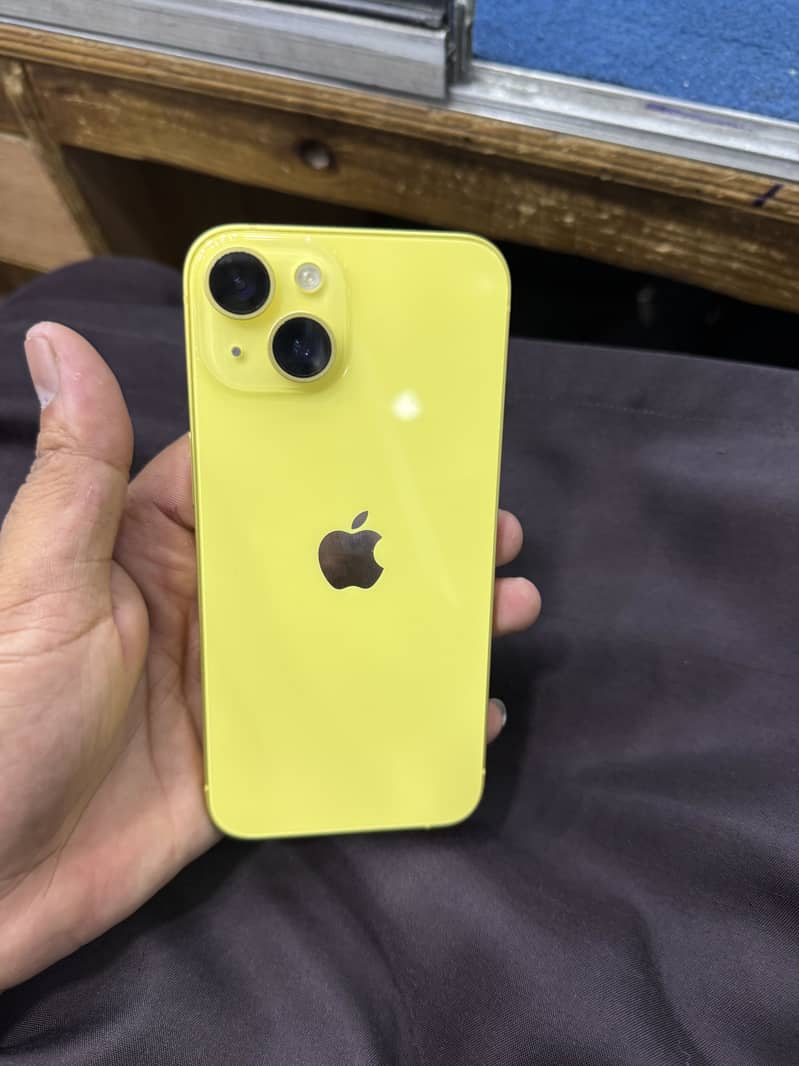 Apple iPhone 14 3