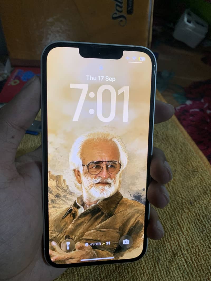 Apple iPhone 13 1