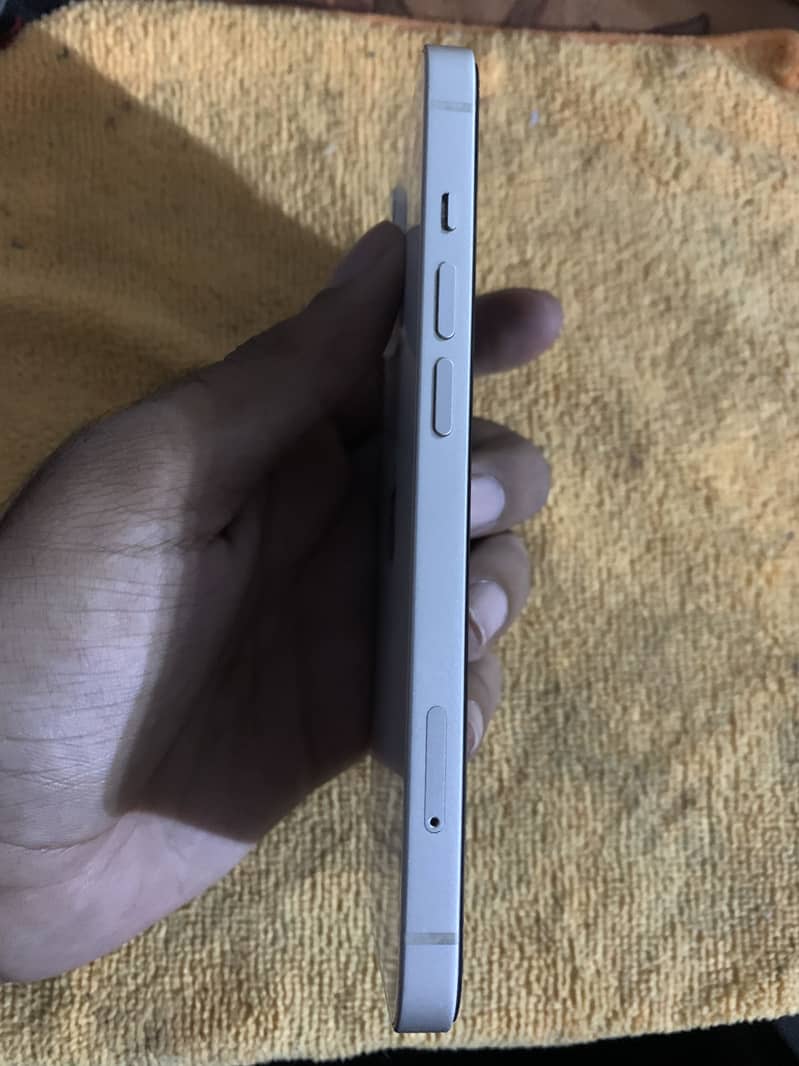 Apple iPhone 13 3