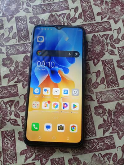 Tecno Spark 7t 4 64 with charger