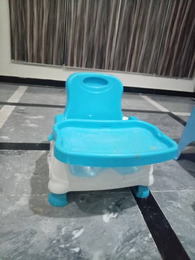 baby eating chair