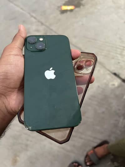 Apple iPhone 13