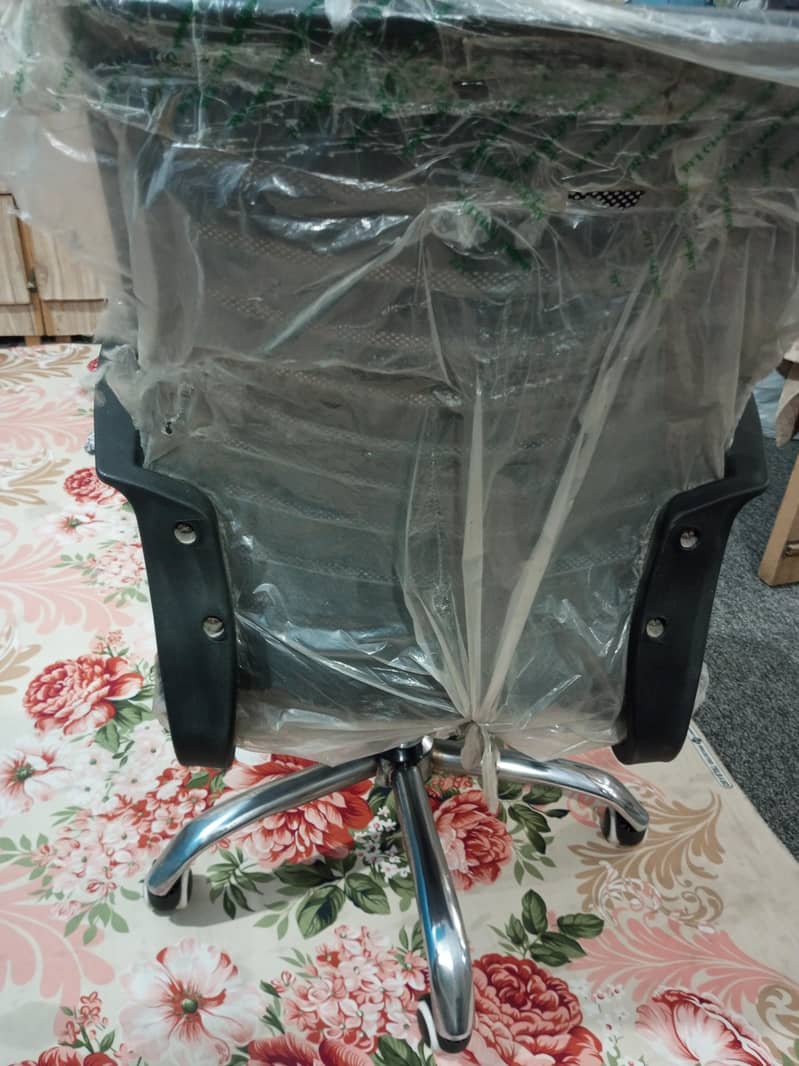 Computer Table and Chair 5